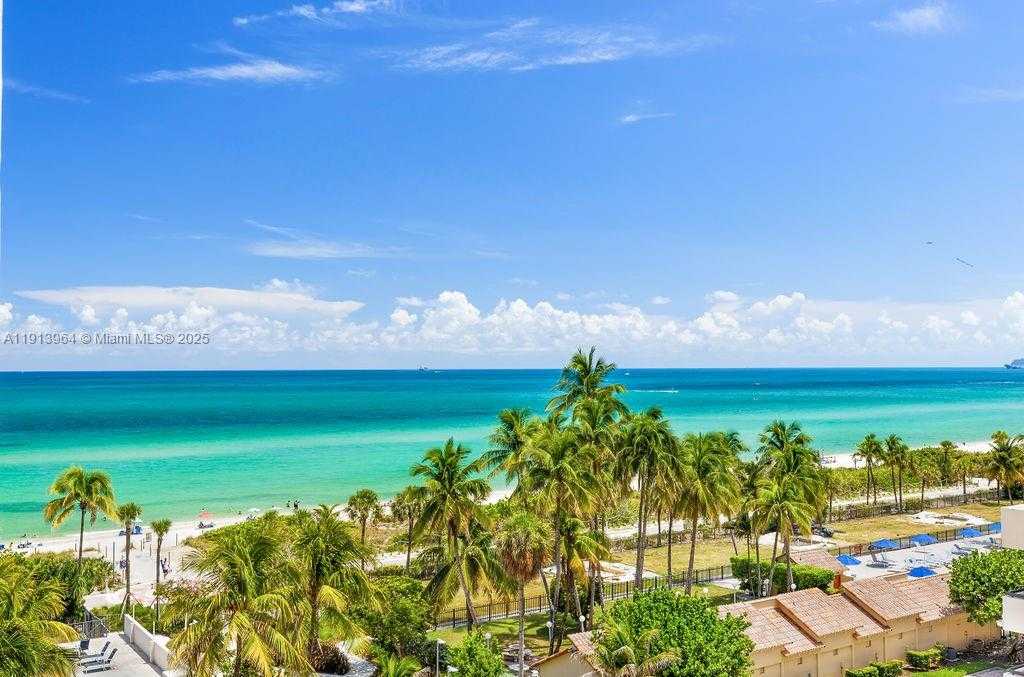 Small Image of 2625 COLLINS AVE #702, Miami Beach Number 4