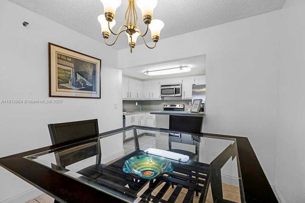 Small Image of 2625 COLLINS AVE #702, Miami Beach Number 7