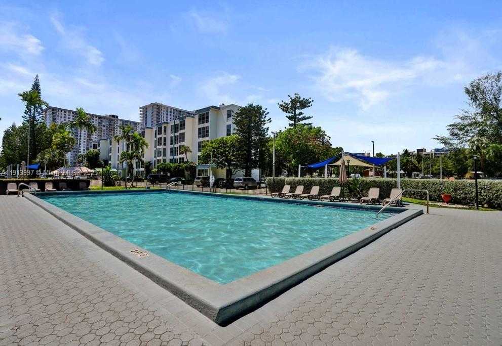 Small Image of 17560 ATLANTIC BLVD #116, Sunny Isles Beach Number 2