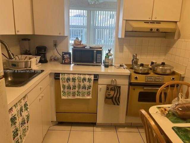 Small Image of 17560 ATLANTIC BLVD #116, Sunny Isles Beach Number 5