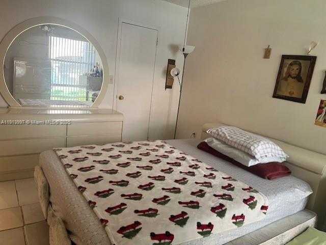 Small Image of 17560 ATLANTIC BLVD #116, Sunny Isles Beach Number 6