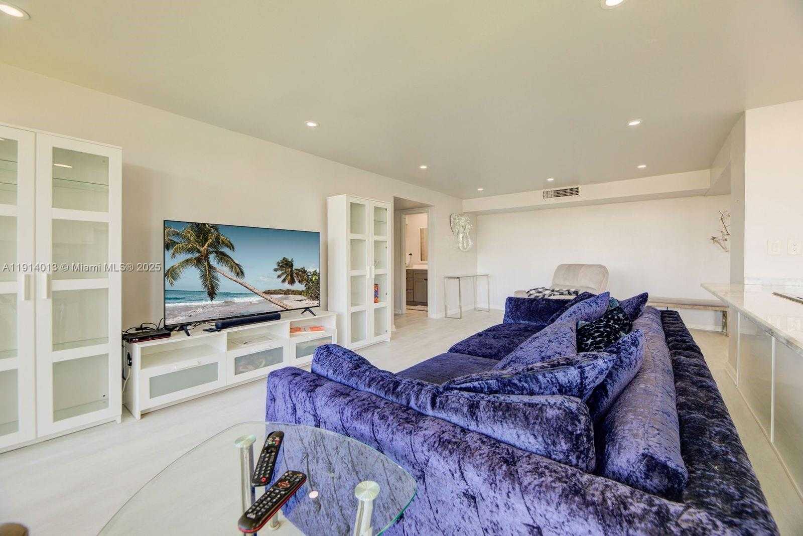 Small Image of 601 THREE ISLANDS BLVD #404, Hallandale Beach Number 12