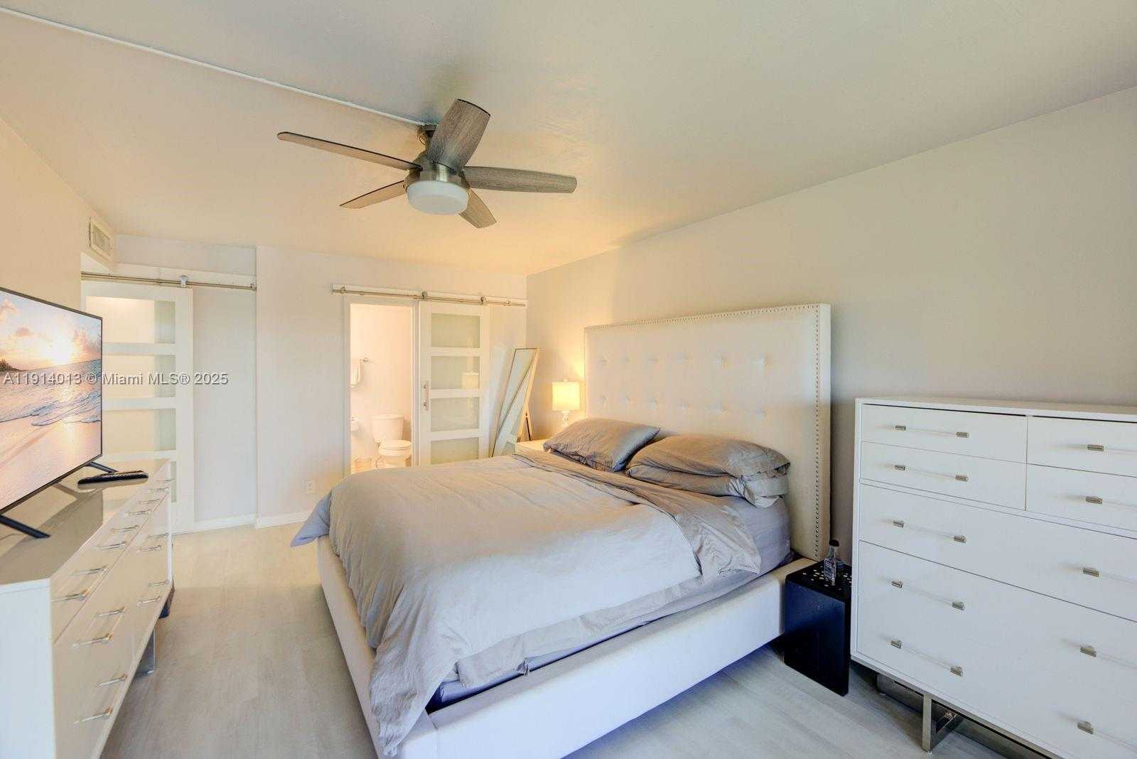 Small Image of 601 THREE ISLANDS BLVD #404, Hallandale Beach Number 16