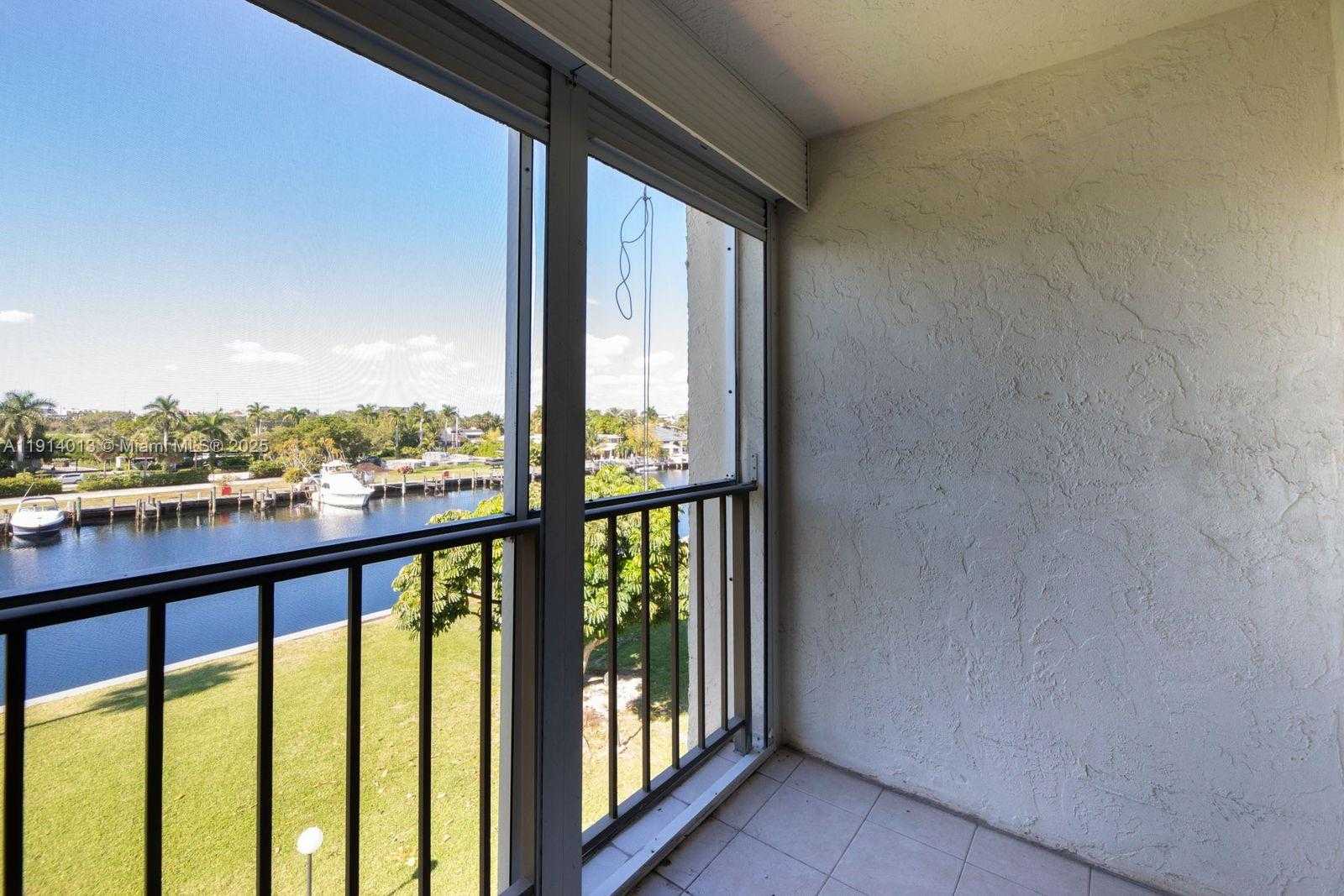 Small Image of 601 THREE ISLANDS BLVD #404, Hallandale Beach Number 17