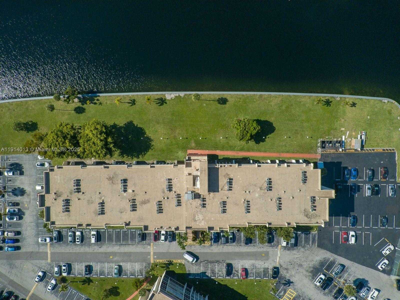 Small Image of 601 THREE ISLANDS BLVD #404, Hallandale Beach Number 5