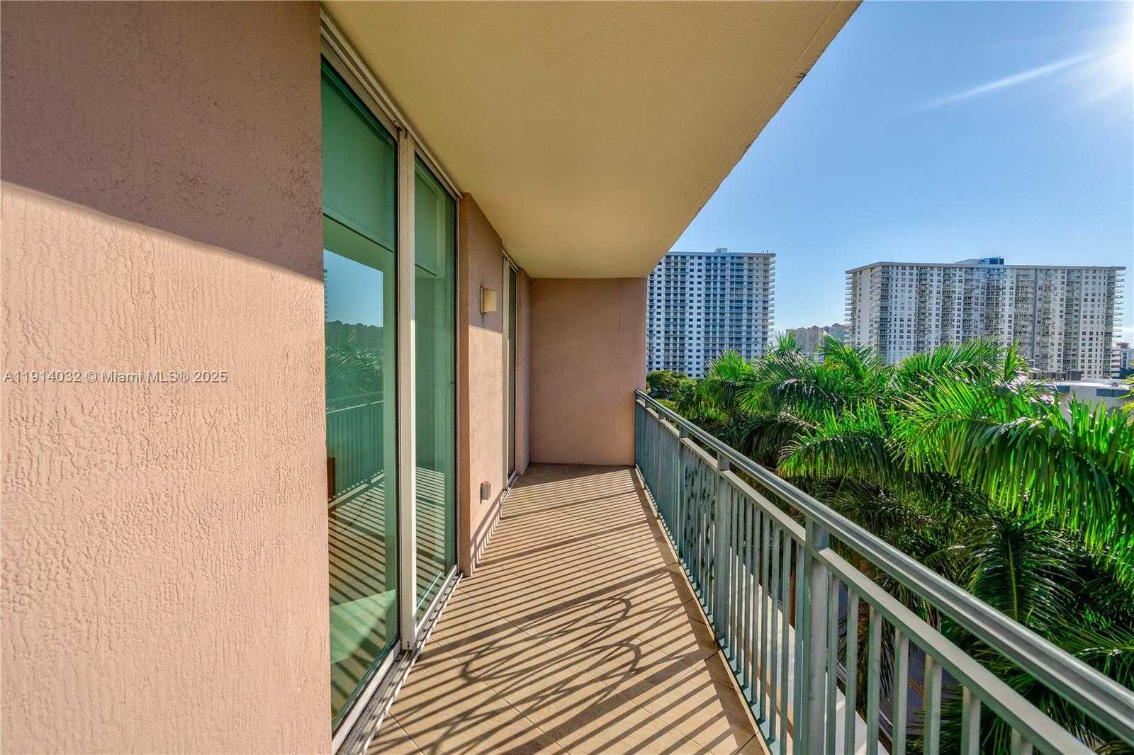 Small Image of 17555 ATLANTIC BLVD #602, Sunny Isles Beach Number 15