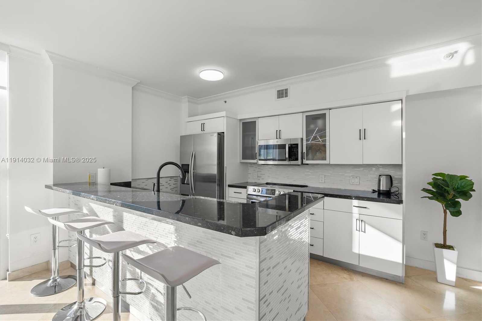 Small Image of 17555 ATLANTIC BLVD #602, Sunny Isles Beach Number 30