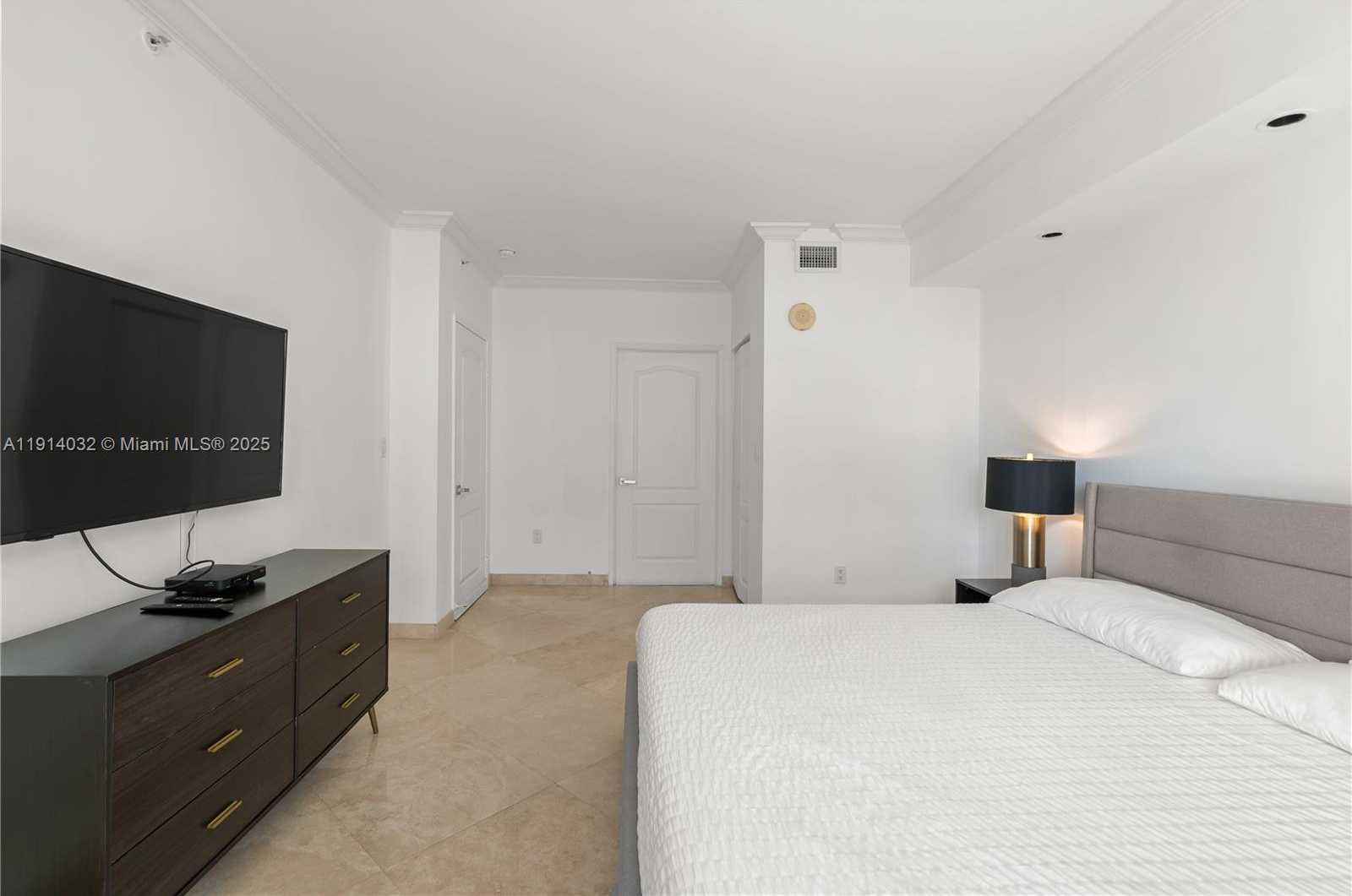 Small Image of 17555 ATLANTIC BLVD #602, Sunny Isles Beach Number 35