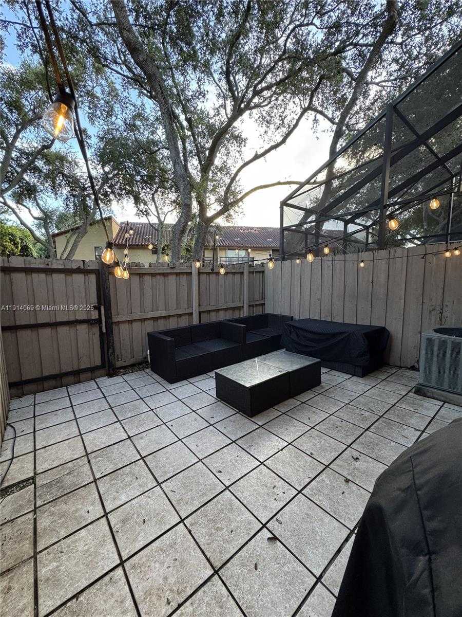 Small Image of 10069 SOUTH WEST 77TH CT, Miami Number 10