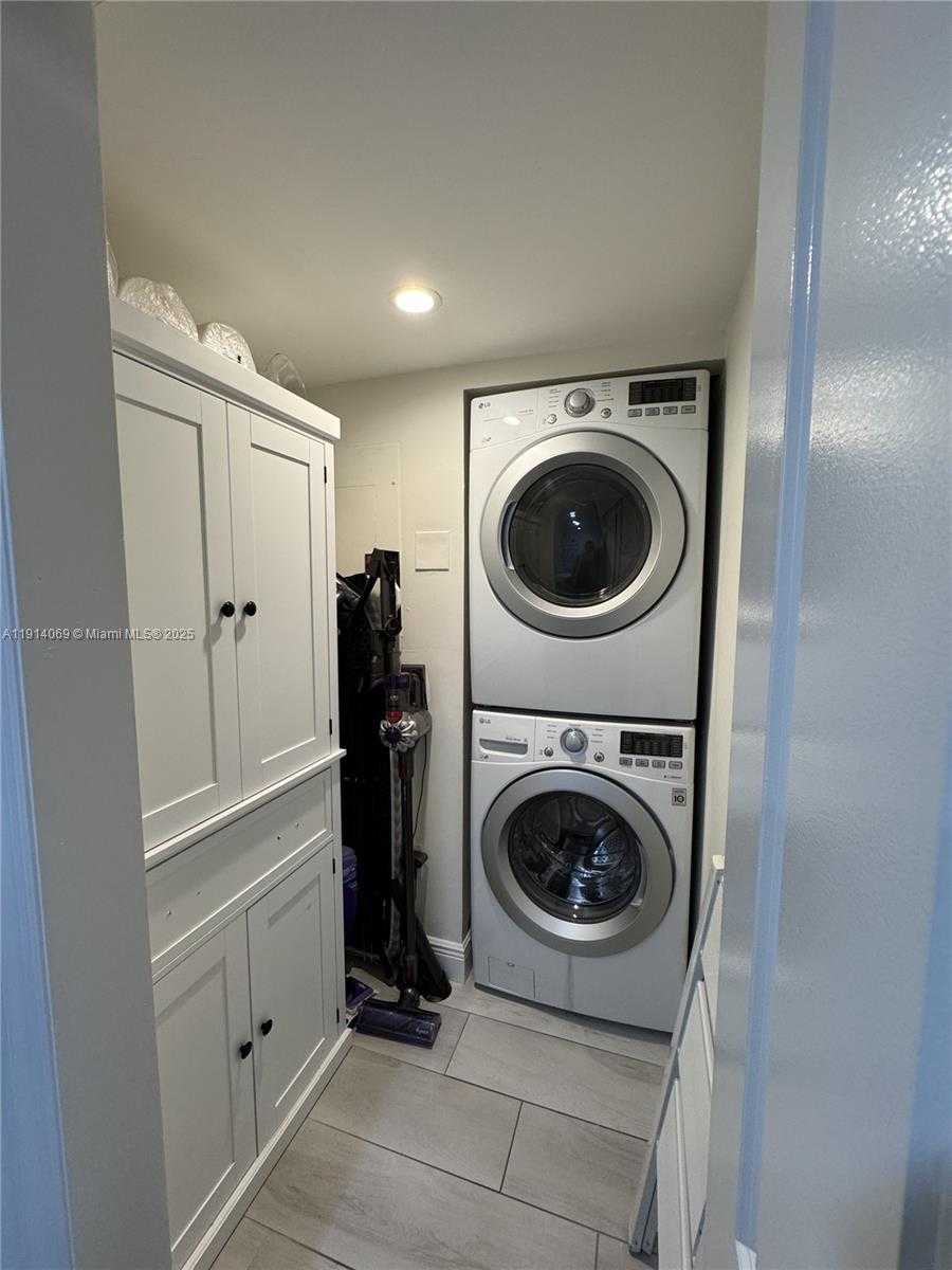 Small Image of 10069 SOUTH WEST 77TH CT, Miami Number 6