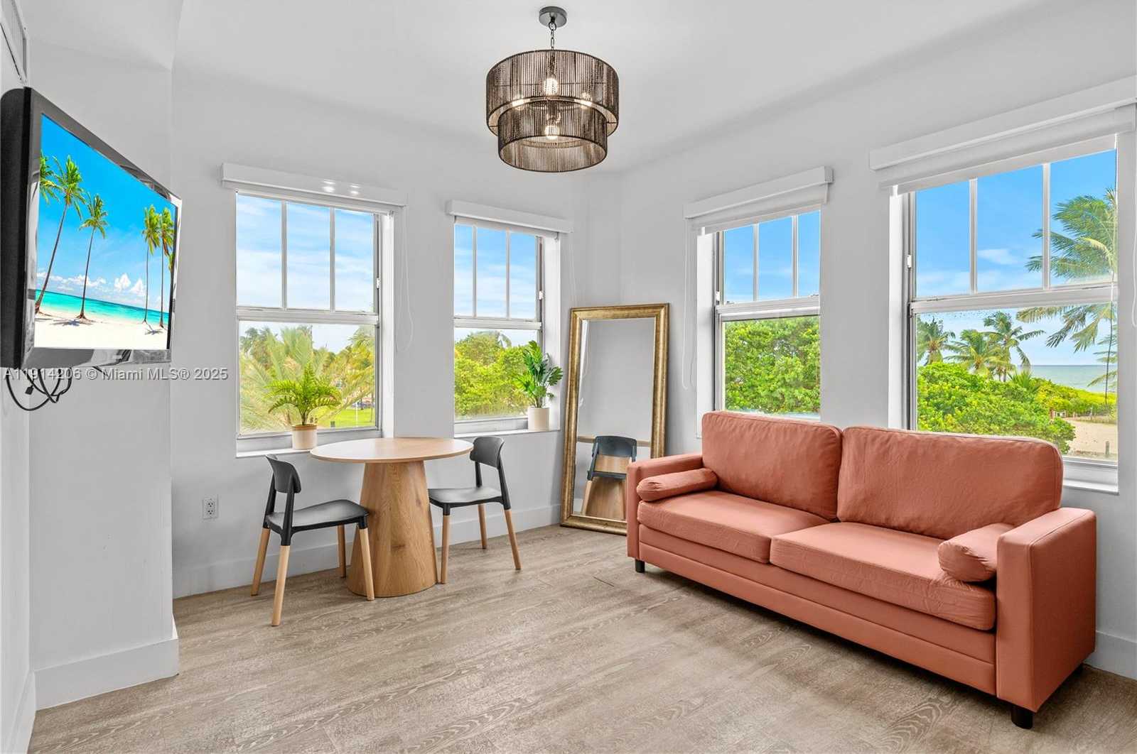 Small Image of 1060 OCEAN DR #D302, Miami Beach Number 2