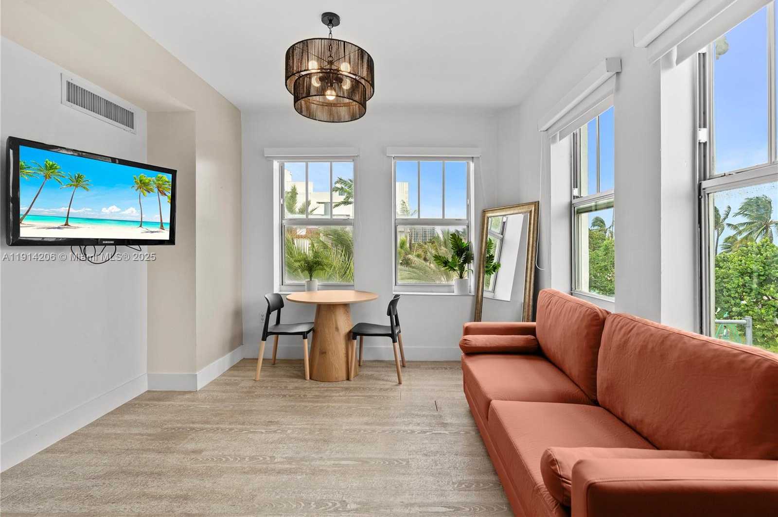 Small Image of 1060 OCEAN DR #D302, Miami Beach Number 21