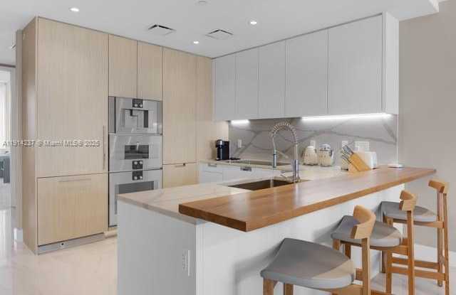 Small Image of 15701 COLLINS AVE #3203, Sunny Isles Beach Number 2