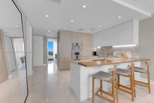 Small Image of 15701 COLLINS AVE #3203, Sunny Isles Beach Number 5