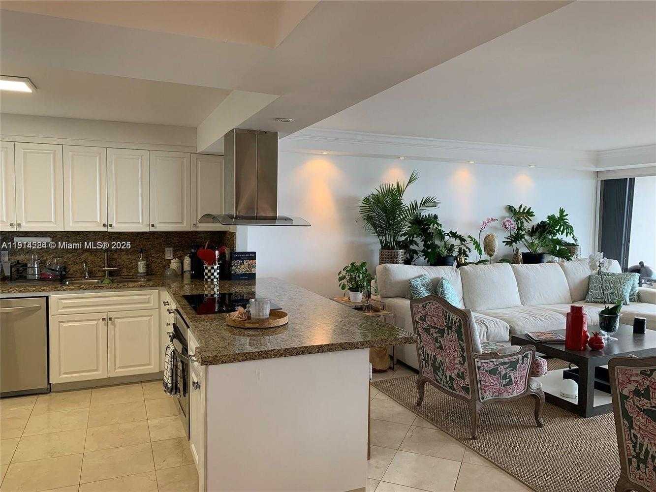 Small Image of 2 GROVE ISLE DR #B1507, Miami Number 4