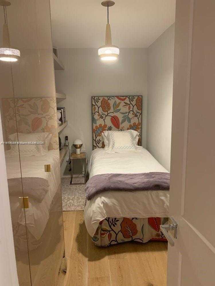 Small Image of 2 GROVE ISLE DR #B1507, Miami Number 8