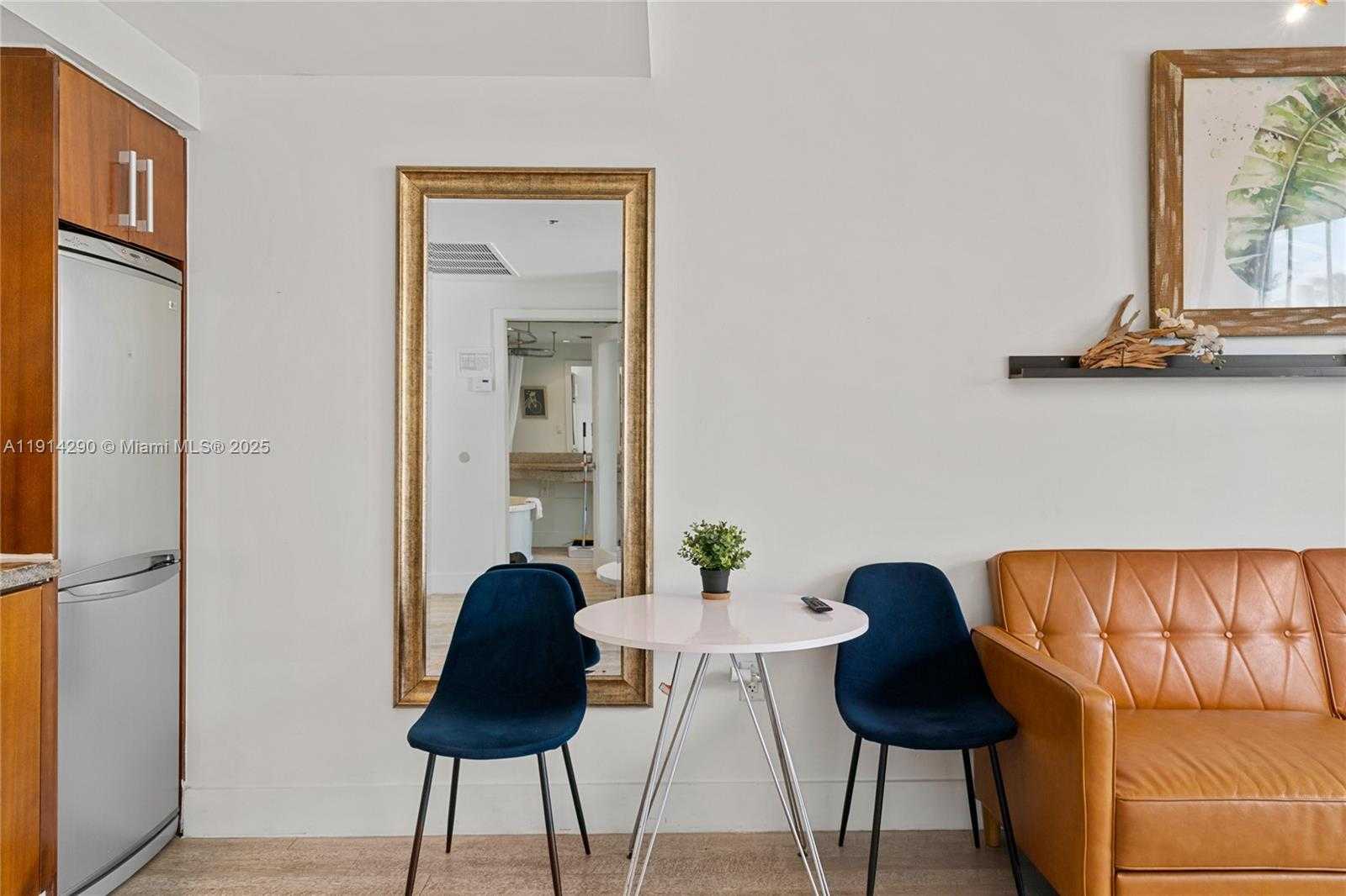 Small Image of 1060 OCEAN DR #D307, Miami Beach Number 2