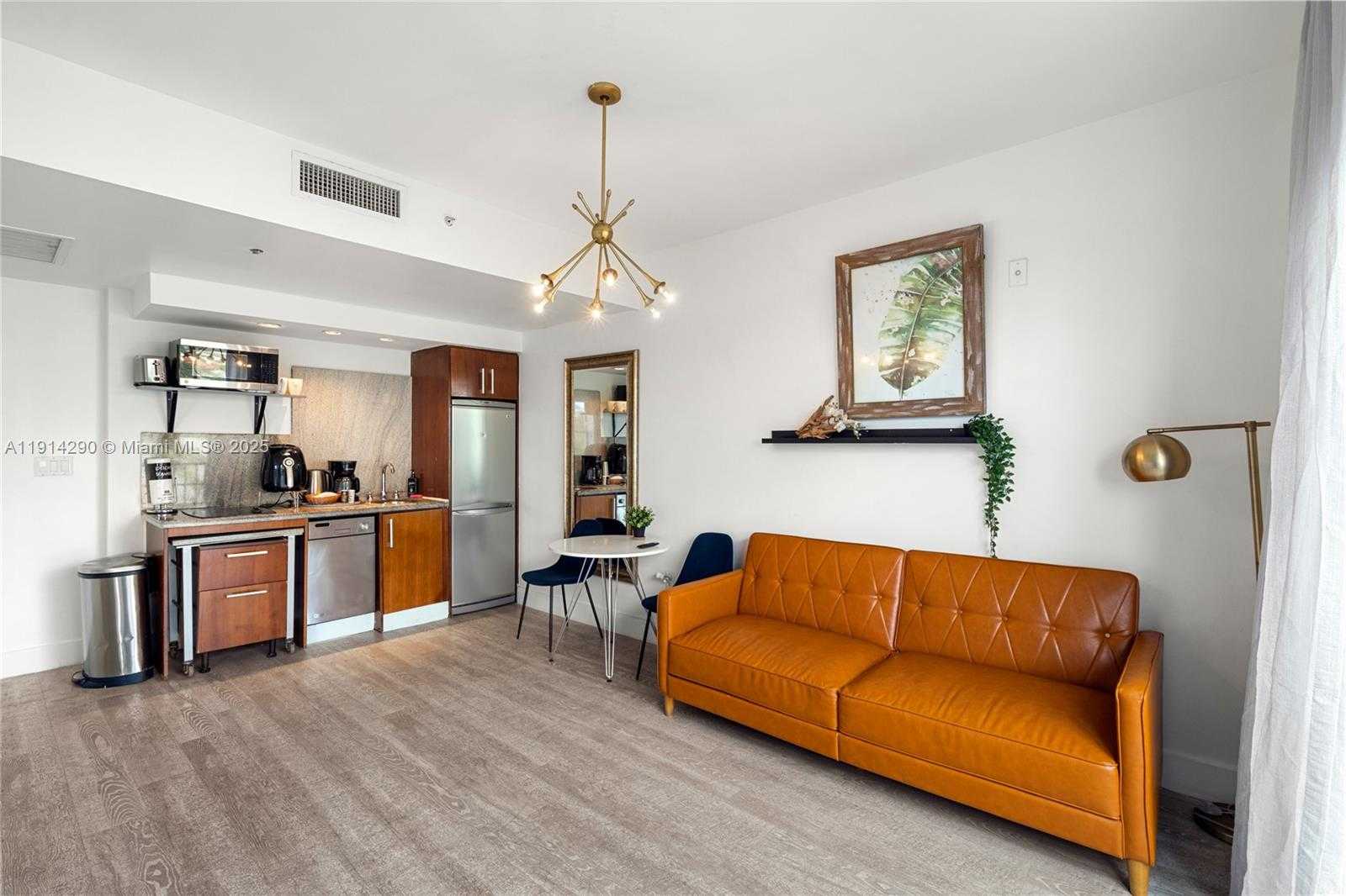 Small Image of 1060 OCEAN DR #D307, Miami Beach Number 25