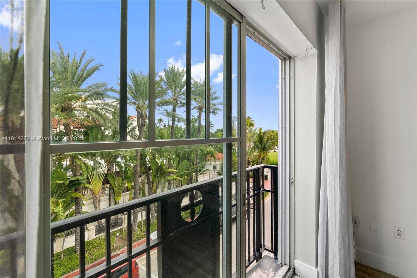 Small Image of 1060 OCEAN DR #D307, Miami Beach Number 28