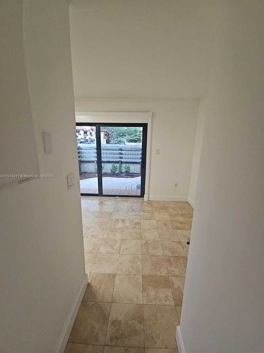 Small Image of 7870 SOUTH WEST 102ND LN, Miami Number 12