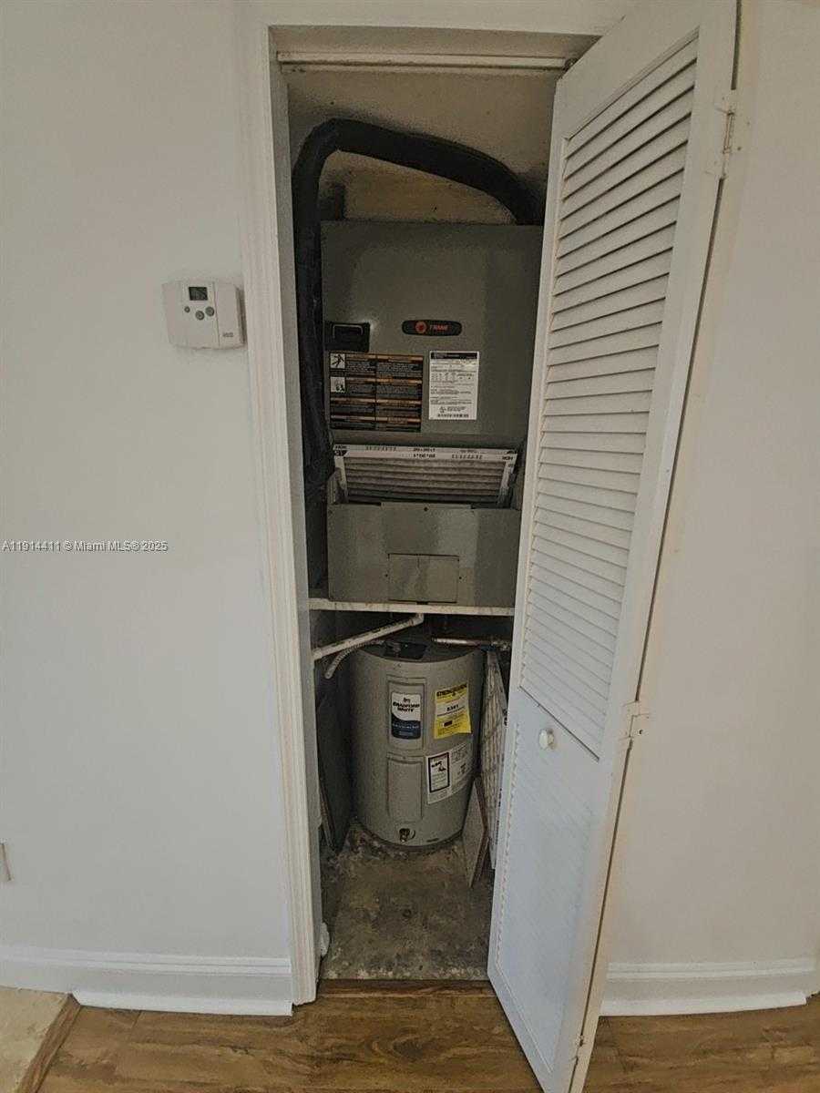 Small Image of 7870 SOUTH WEST 102ND LN, Miami Number 17