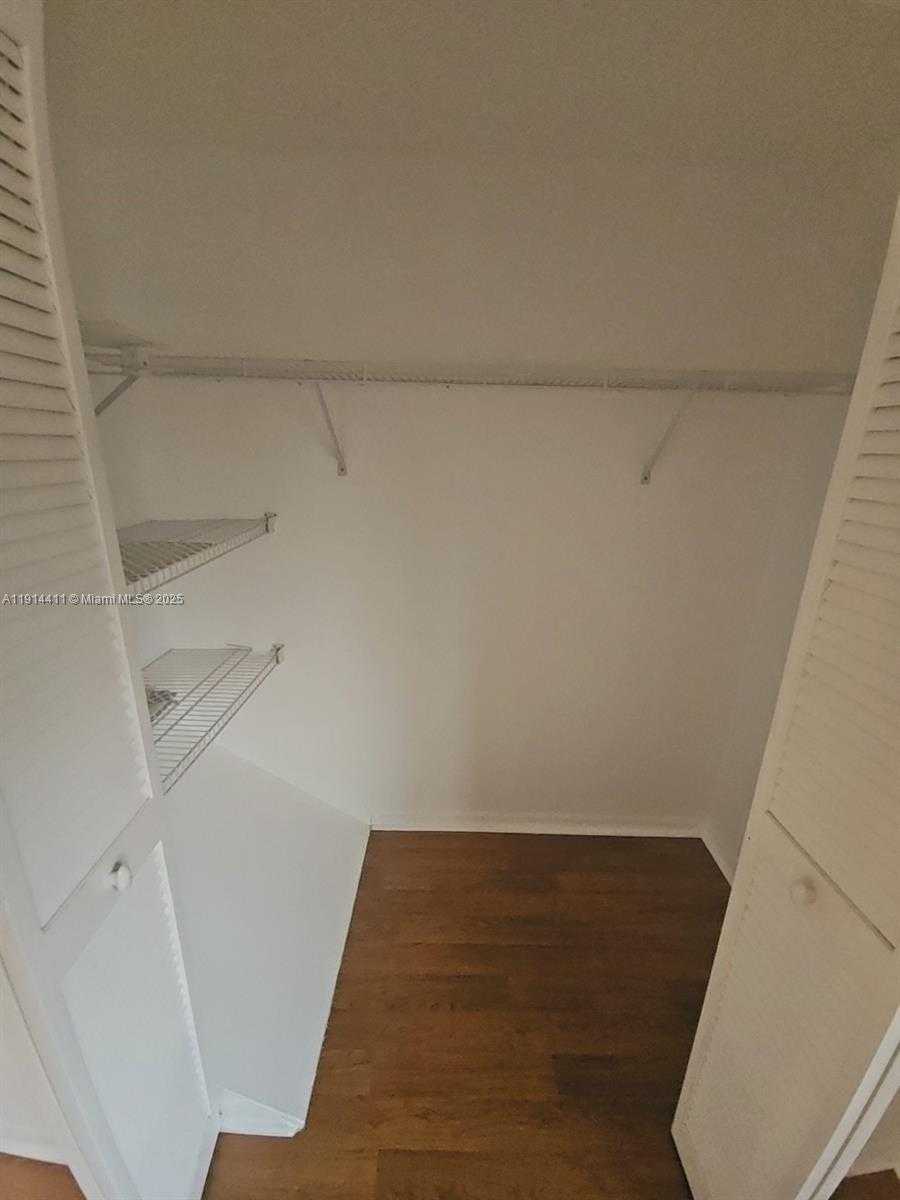 Small Image of 7870 SOUTH WEST 102ND LN, Miami Number 25