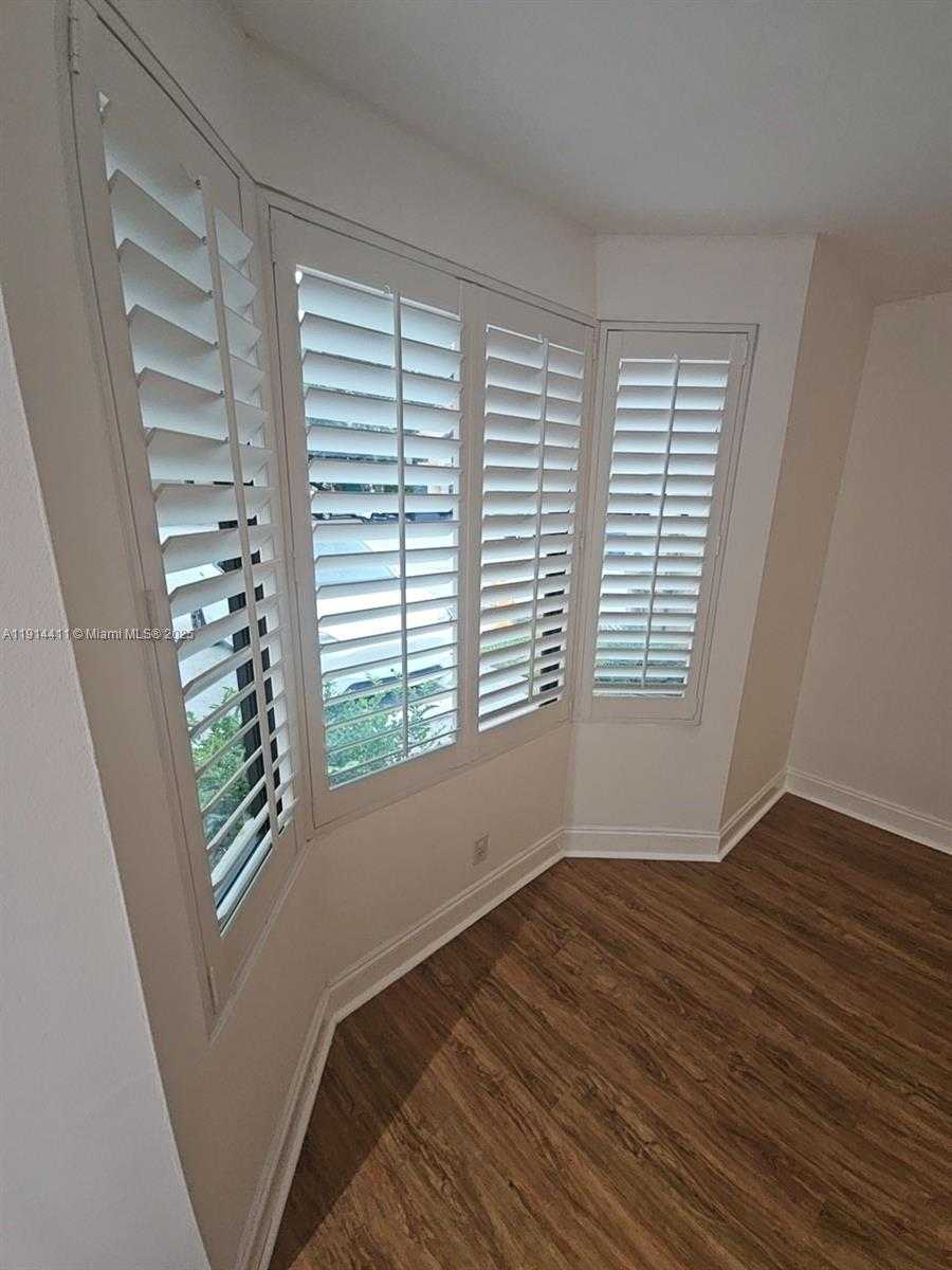 Small Image of 7870 SOUTH WEST 102ND LN, Miami Number 3