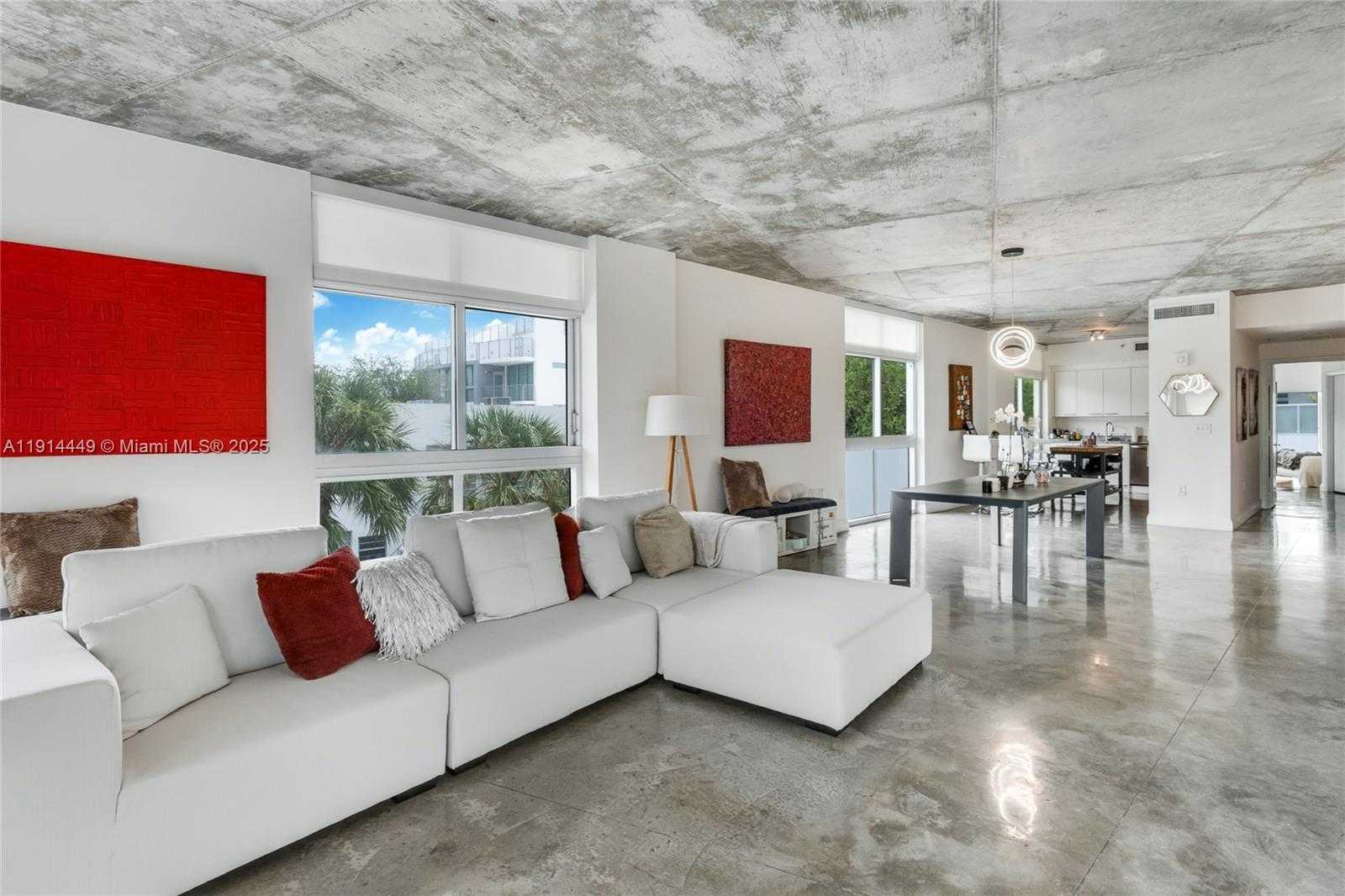 Small Image of 2001 MERIDIAN AVE #314, Miami Beach Number 3