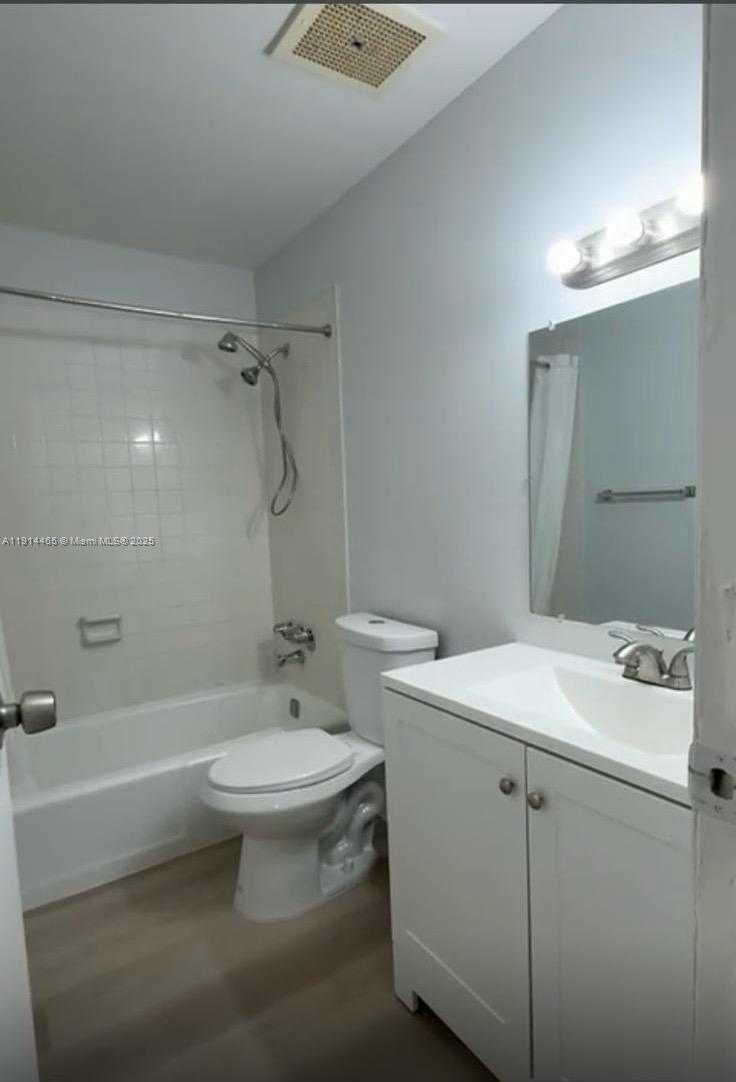 Small Image of 17901 NORTH WEST 68 AVE #T-205, Hialeah Number 12