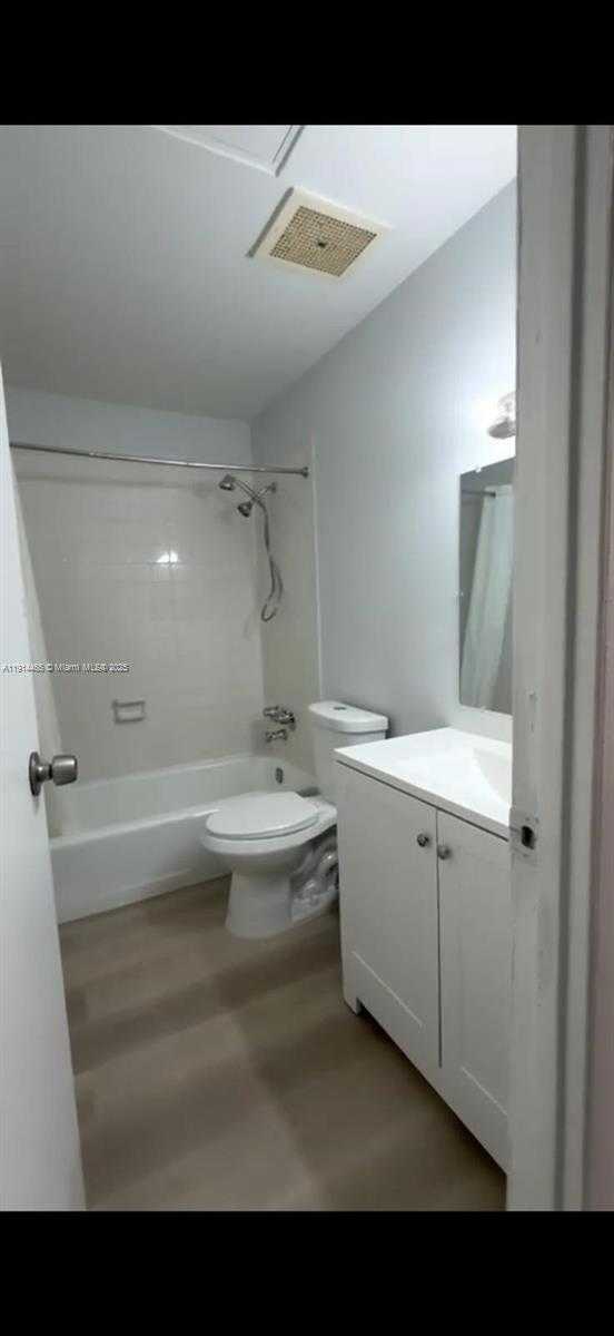 Small Image of 17901 NORTH WEST 68 AVE #T-205, Hialeah Number 4