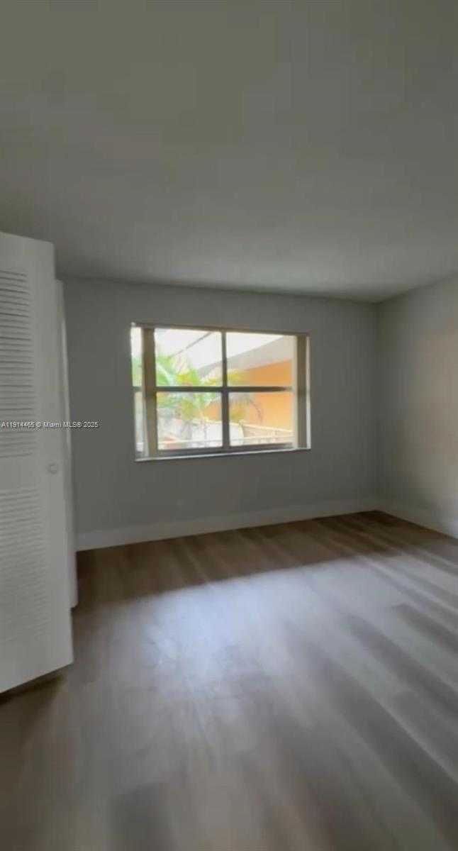 Small Image of 17901 NORTH WEST 68 AVE #T-205, Hialeah Number 7