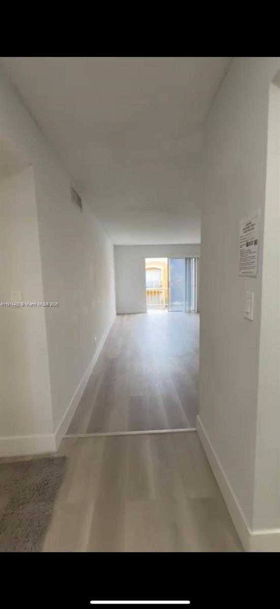 Small Image of 17901 NORTH WEST 68 AVE #T-205, Hialeah Number 9