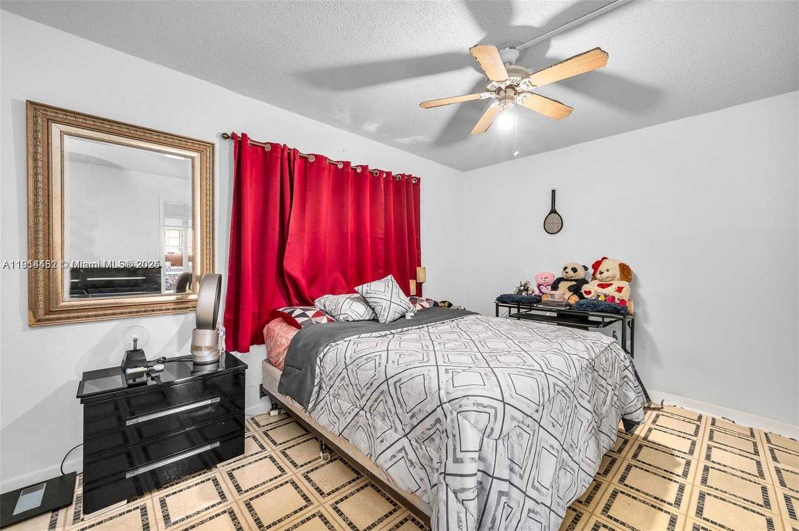 Small Image of 6600 WEST 2ND CT #24, Hialeah Number 15