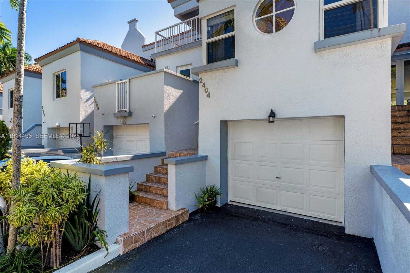 Small Image of 2404 NORTH EAST 135TH ST #2404, North Miami Number 10