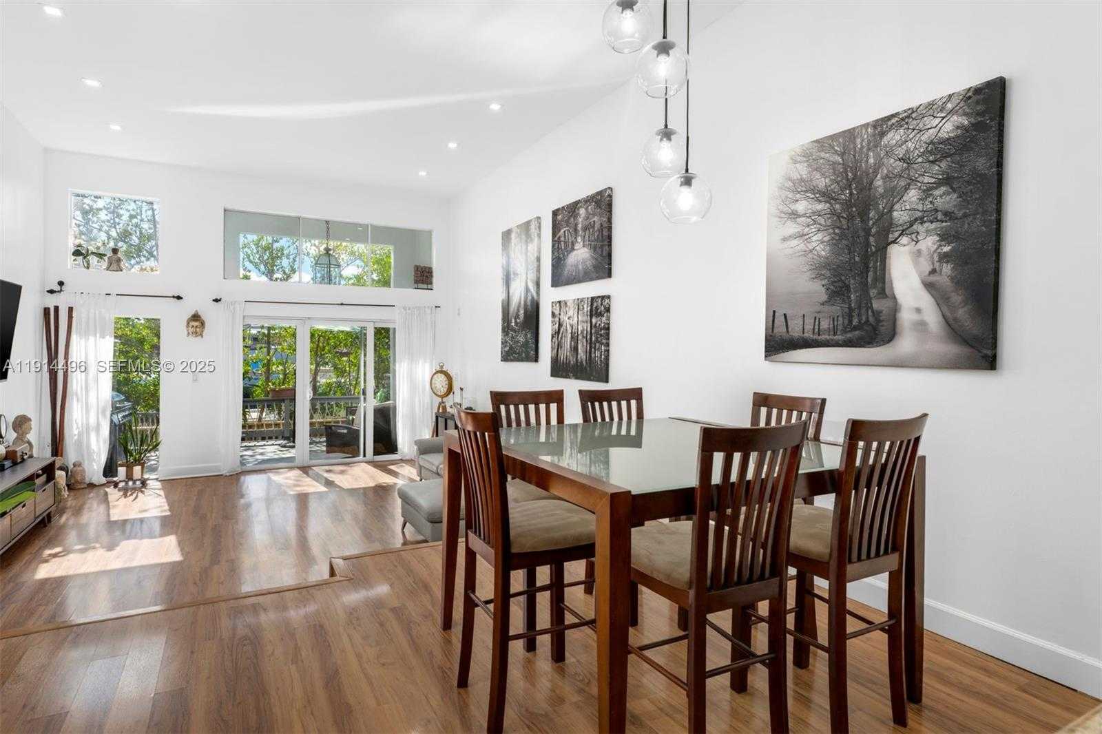 Small Image of 2404 NORTH EAST 135TH ST #2404, North Miami Number 11