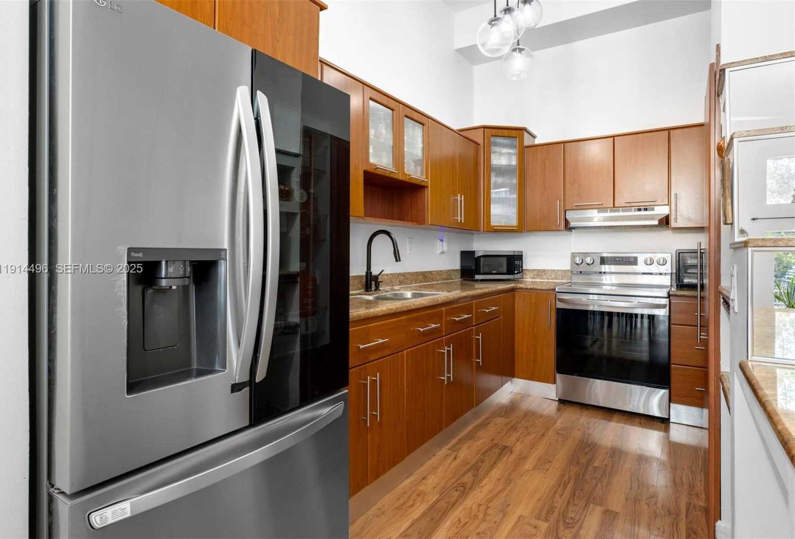 Small Image of 2404 NORTH EAST 135TH ST #2404, North Miami Number 16