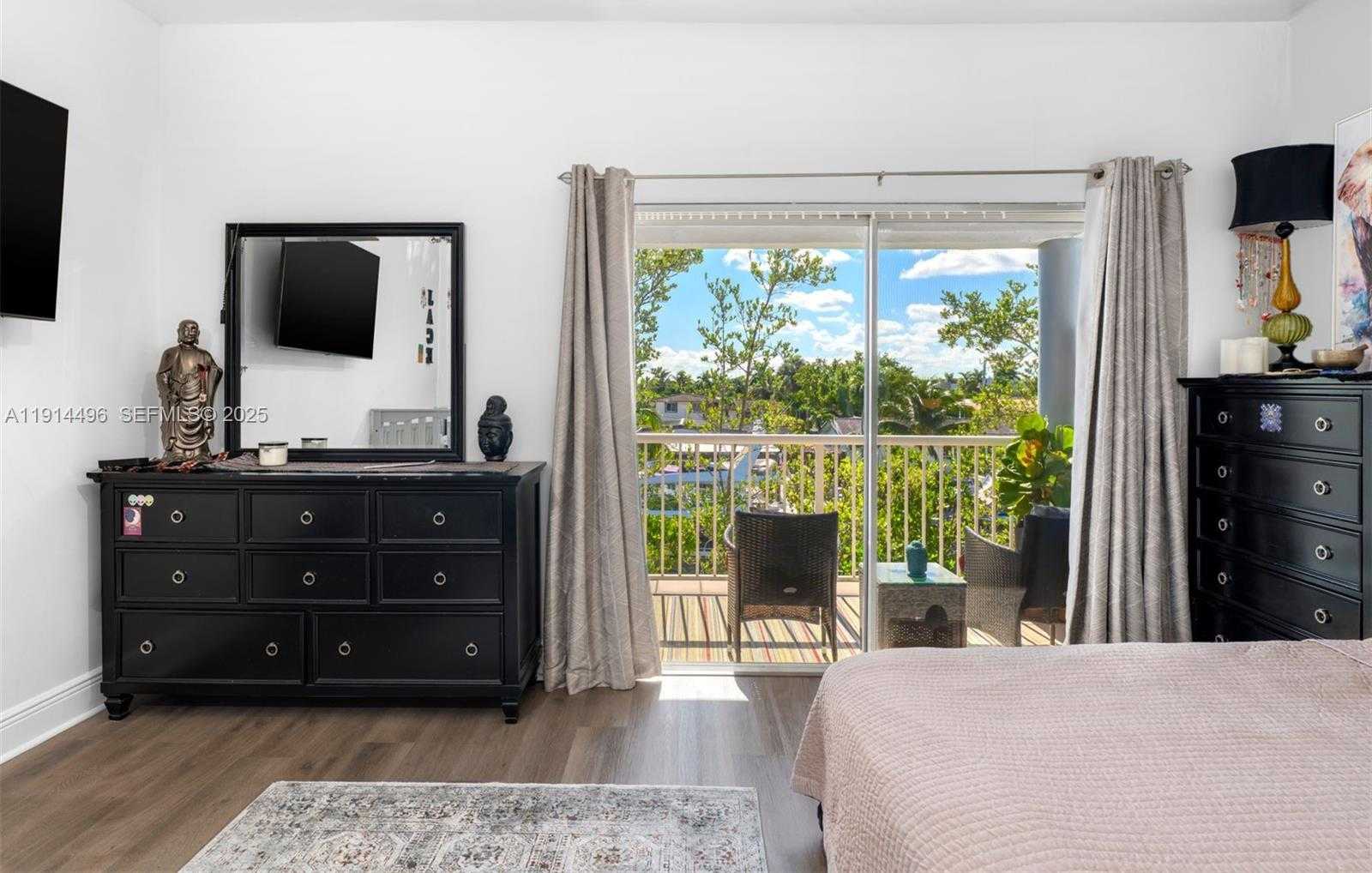 Small Image of 2404 NORTH EAST 135TH ST #2404, North Miami Number 23