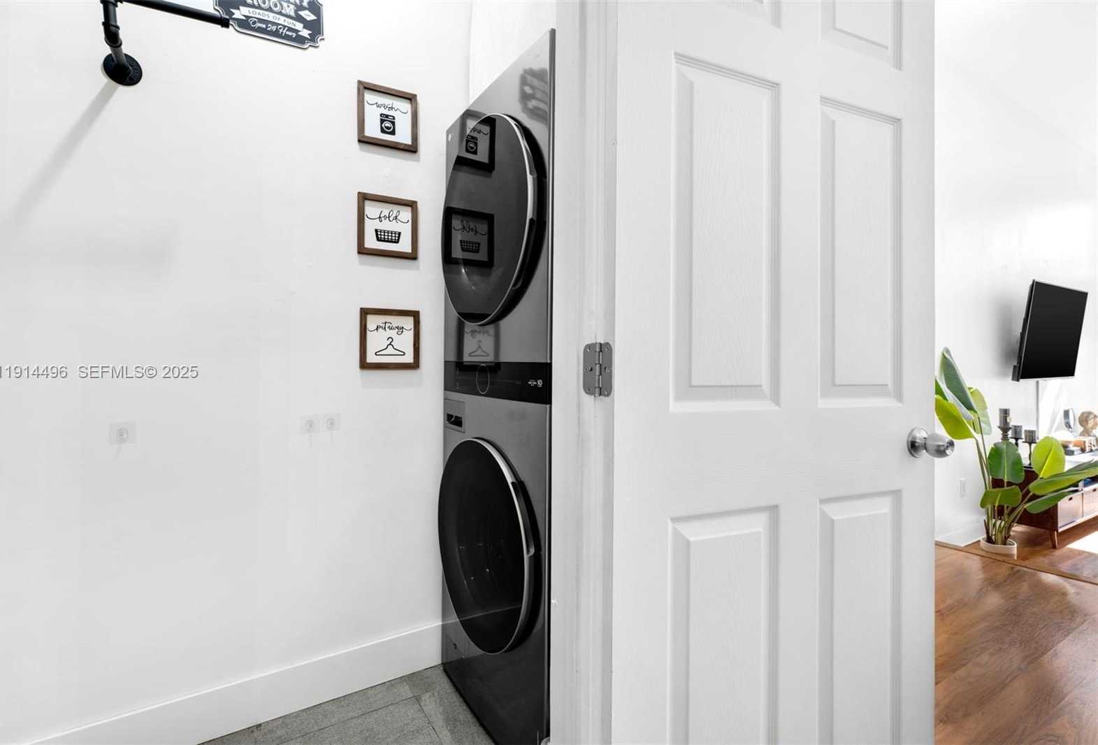 Small Image of 2404 NORTH EAST 135TH ST #2404, North Miami Number 28