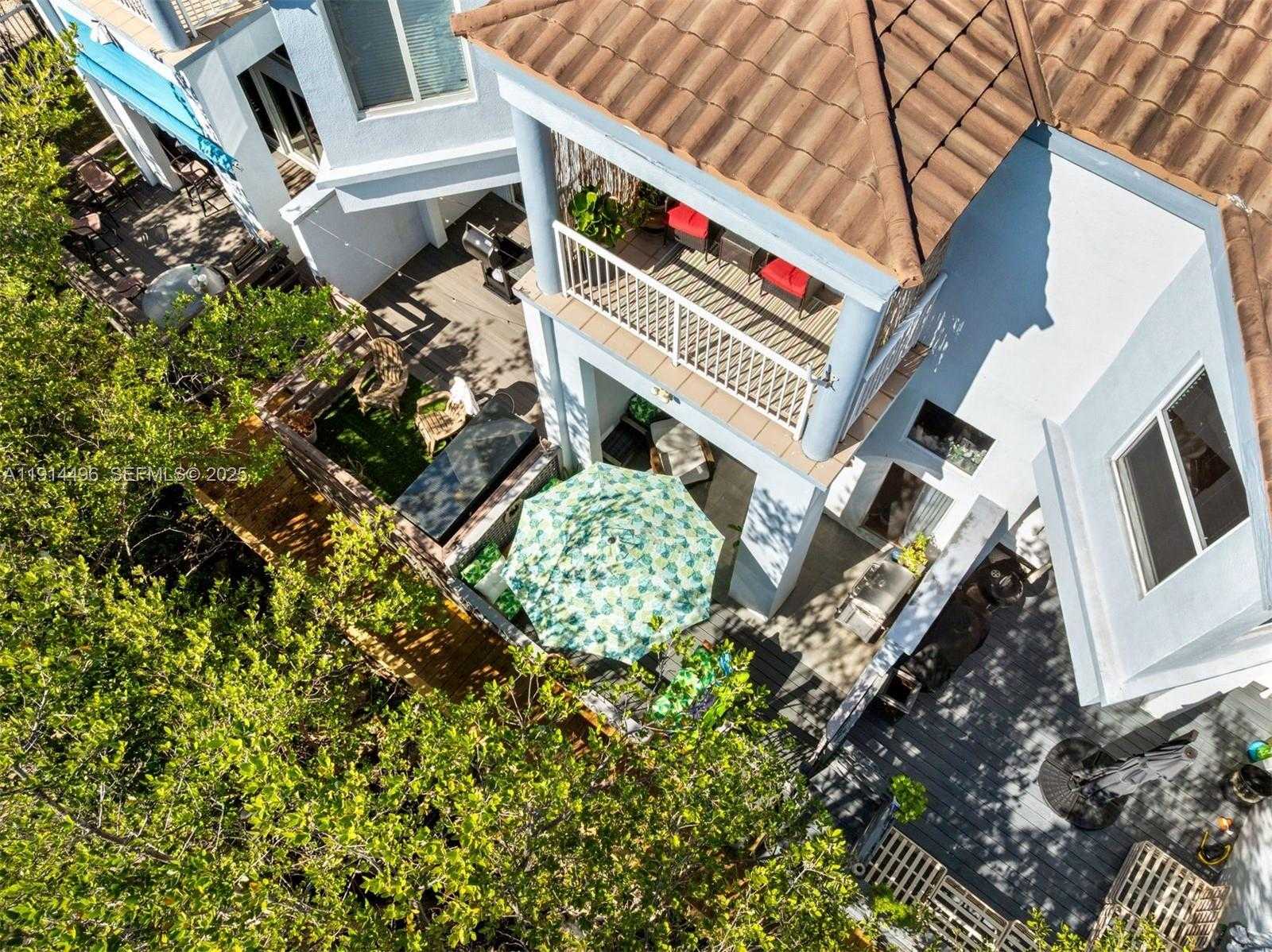 Small Image of 2404 NORTH EAST 135TH ST #2404, North Miami Number 29