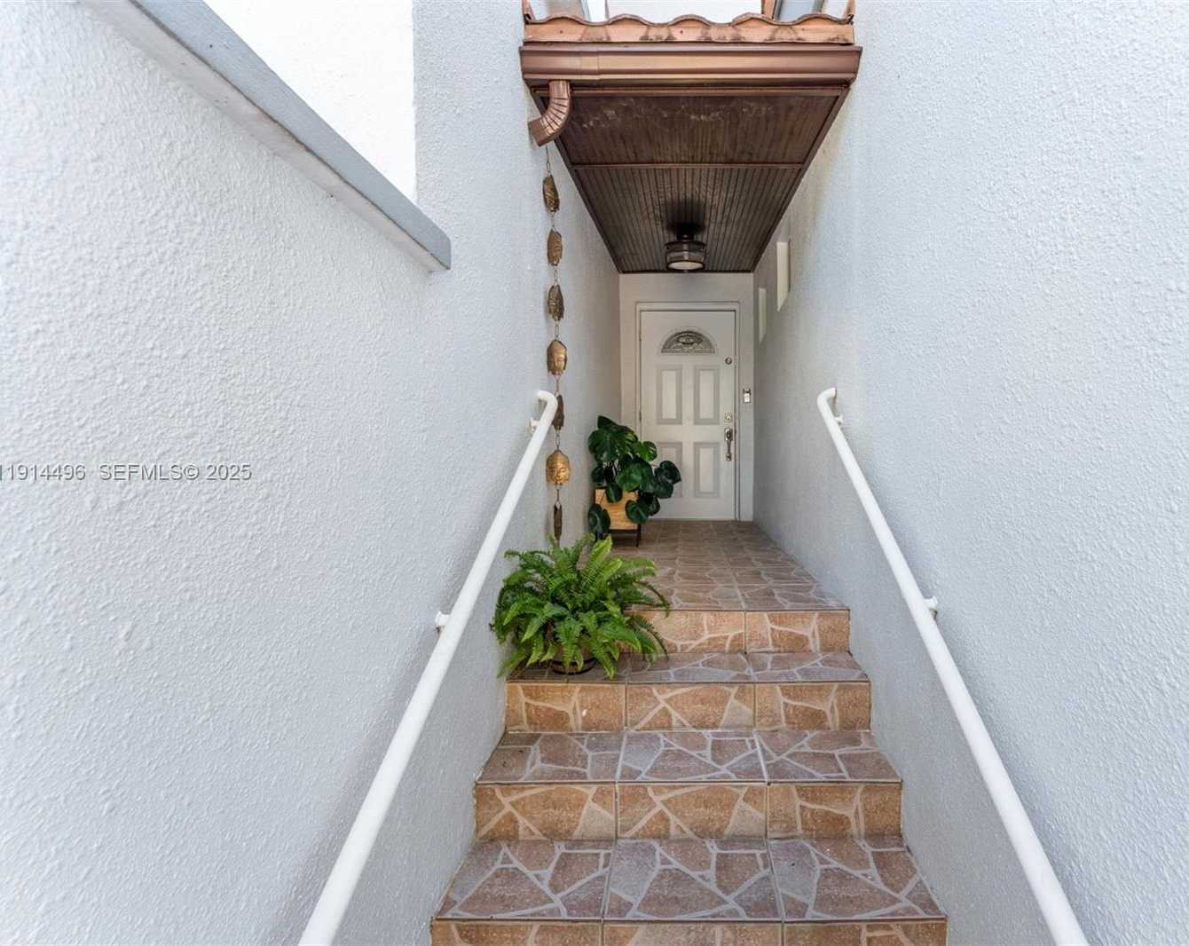 Small Image of 2404 NORTH EAST 135TH ST #2404, North Miami Number 30