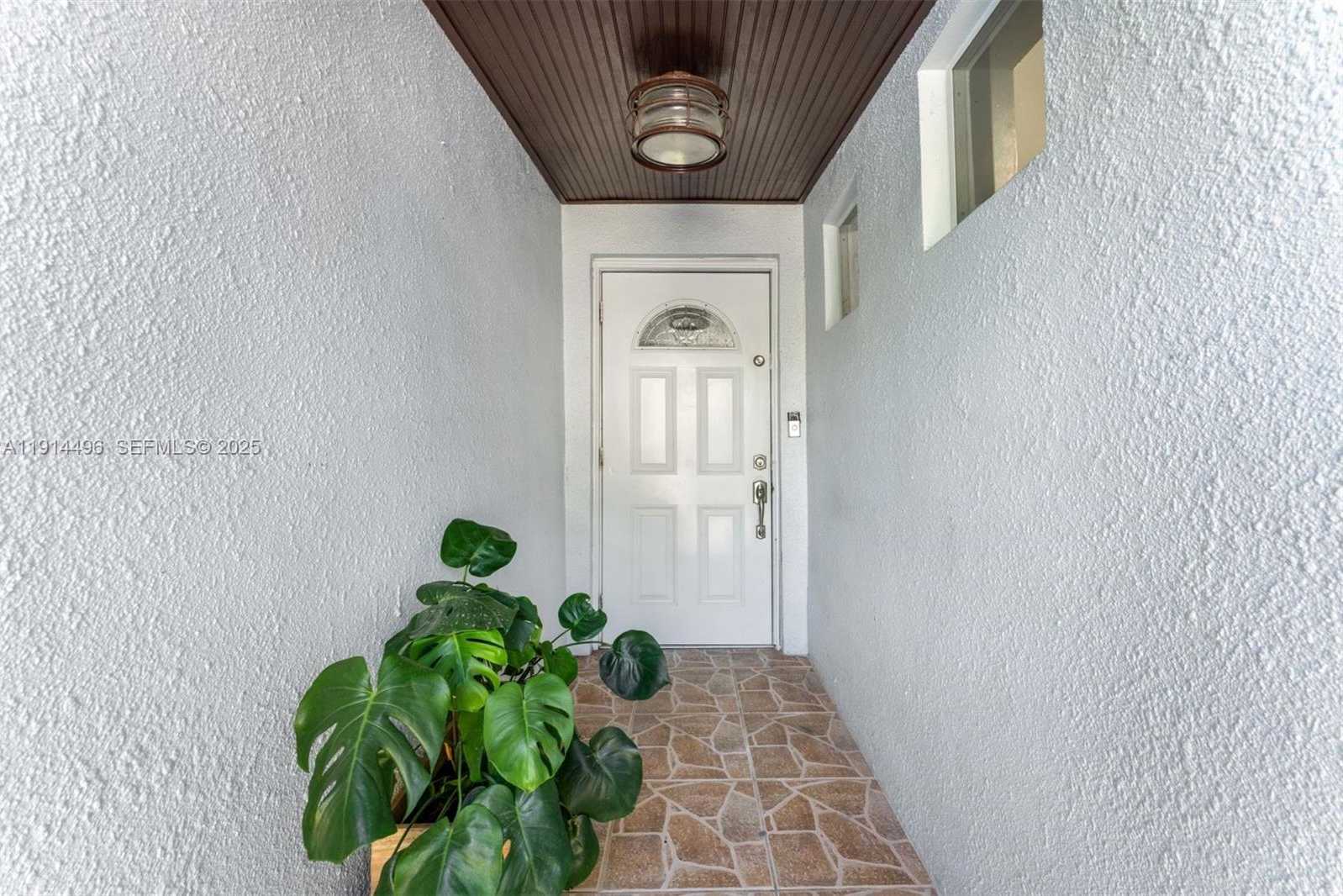 Small Image of 2404 NORTH EAST 135TH ST #2404, North Miami Number 31