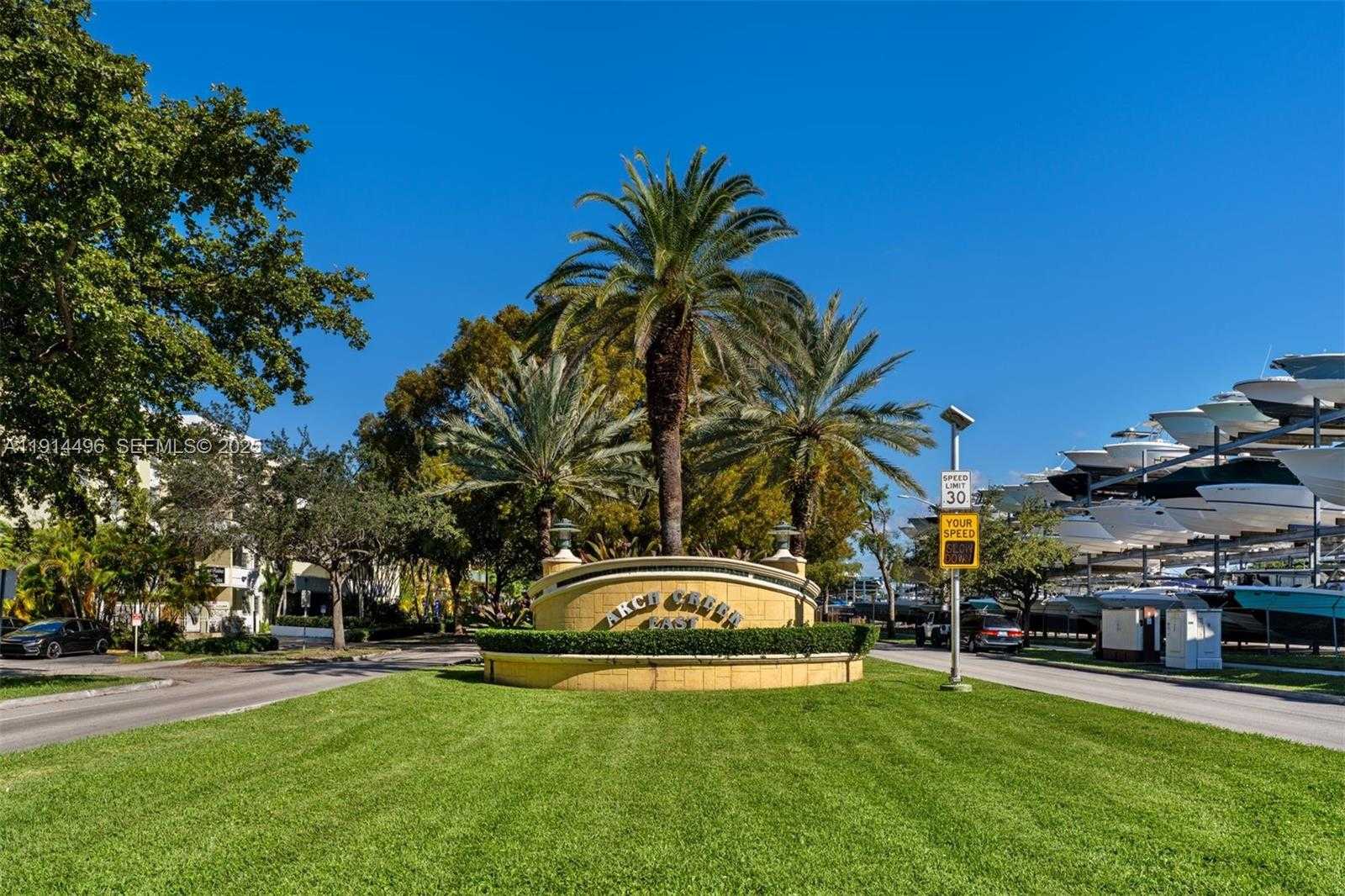 Small Image of 2404 NORTH EAST 135TH ST #2404, North Miami Number 36