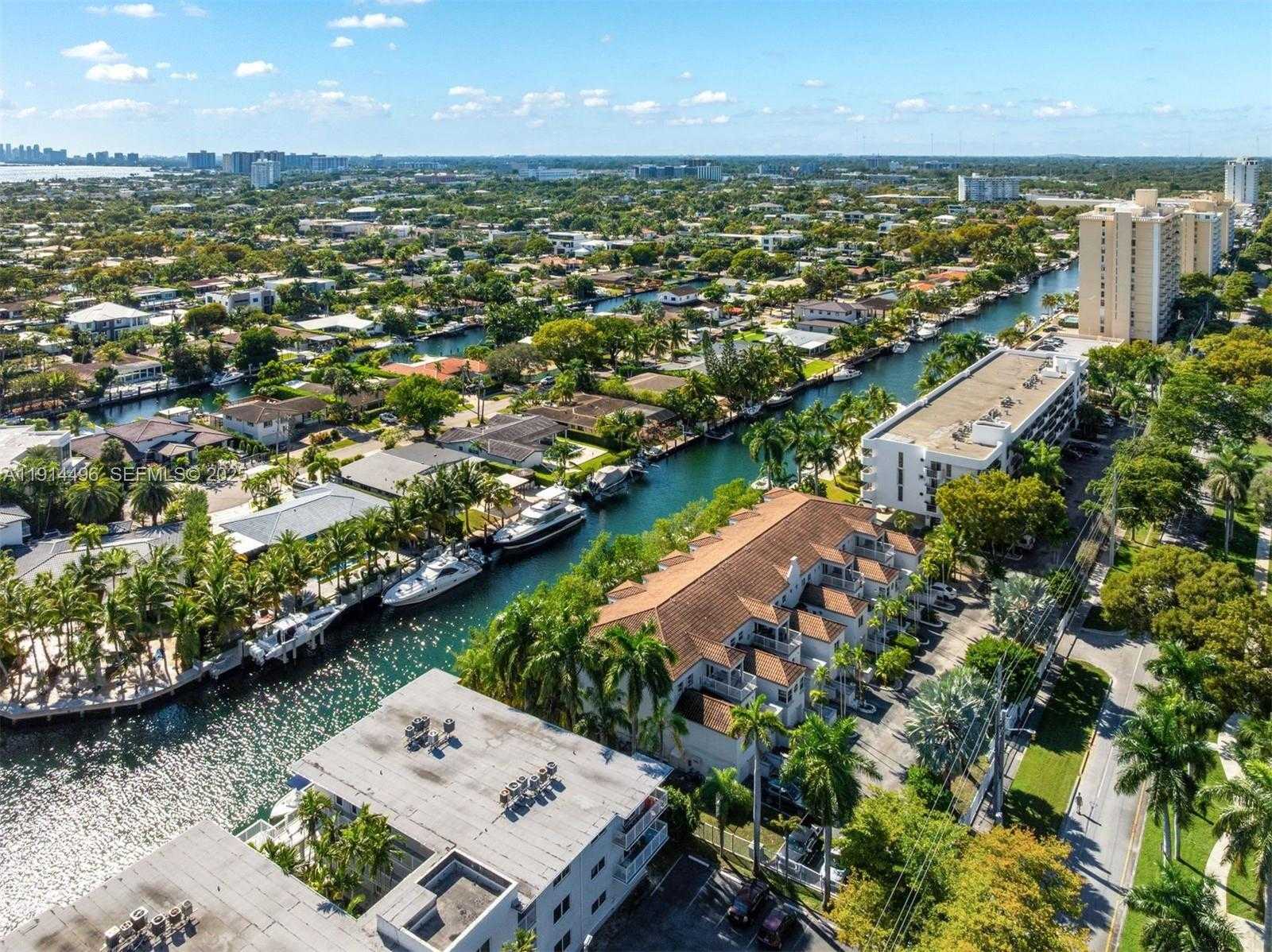 Small Image of 2404 NORTH EAST 135TH ST #2404, North Miami Number 38