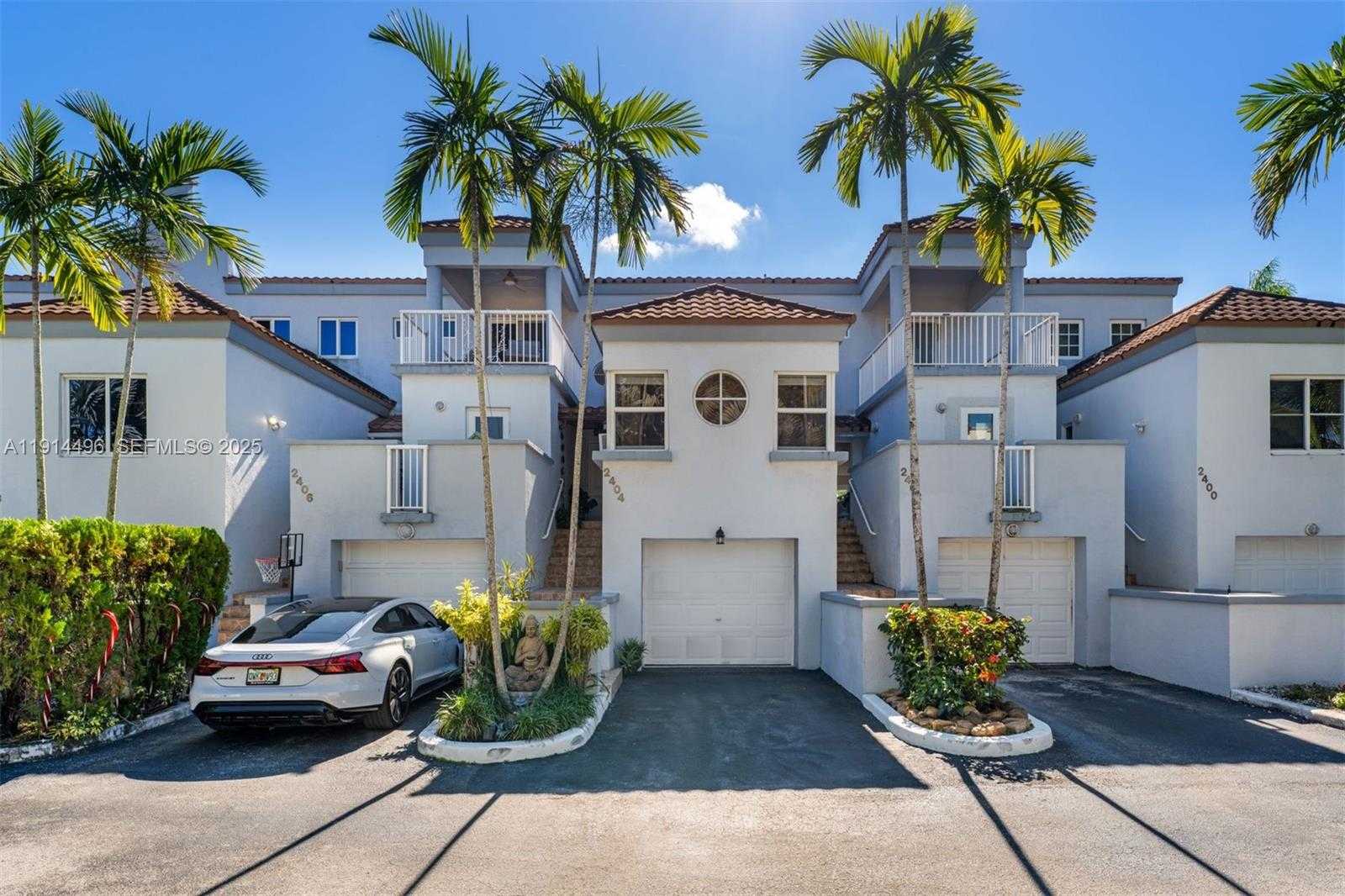 Small Image of 2404 NORTH EAST 135TH ST #2404, North Miami Number 4