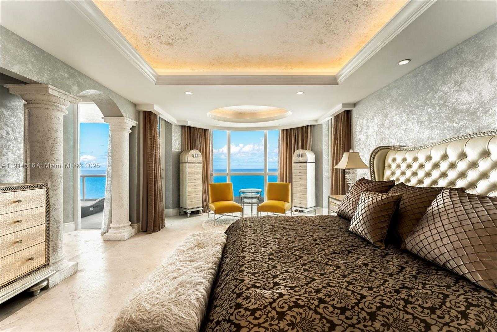 Small Image of 5025 COLLINS AVE #PH-1, Miami Beach Number 20