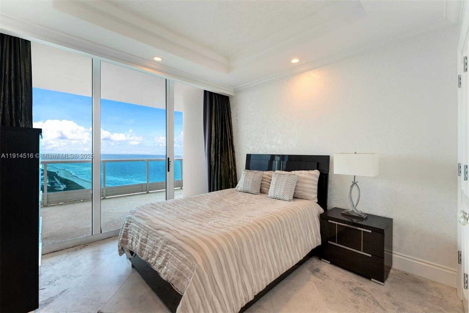 Small Image of 5025 COLLINS AVE #PH-1, Miami Beach Number 39