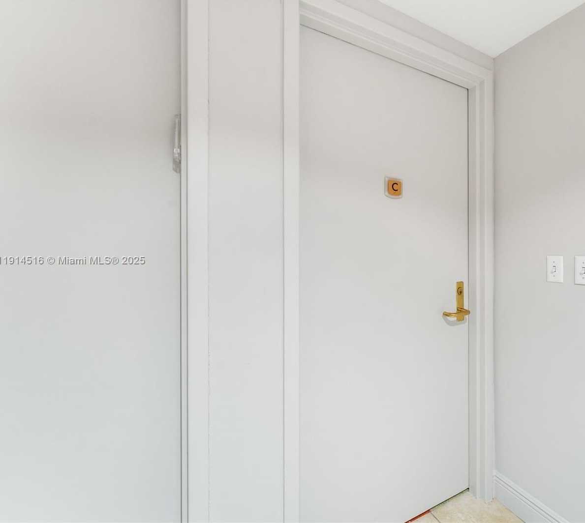 Small Image of 5025 COLLINS AVE #PH-1, Miami Beach Number 46