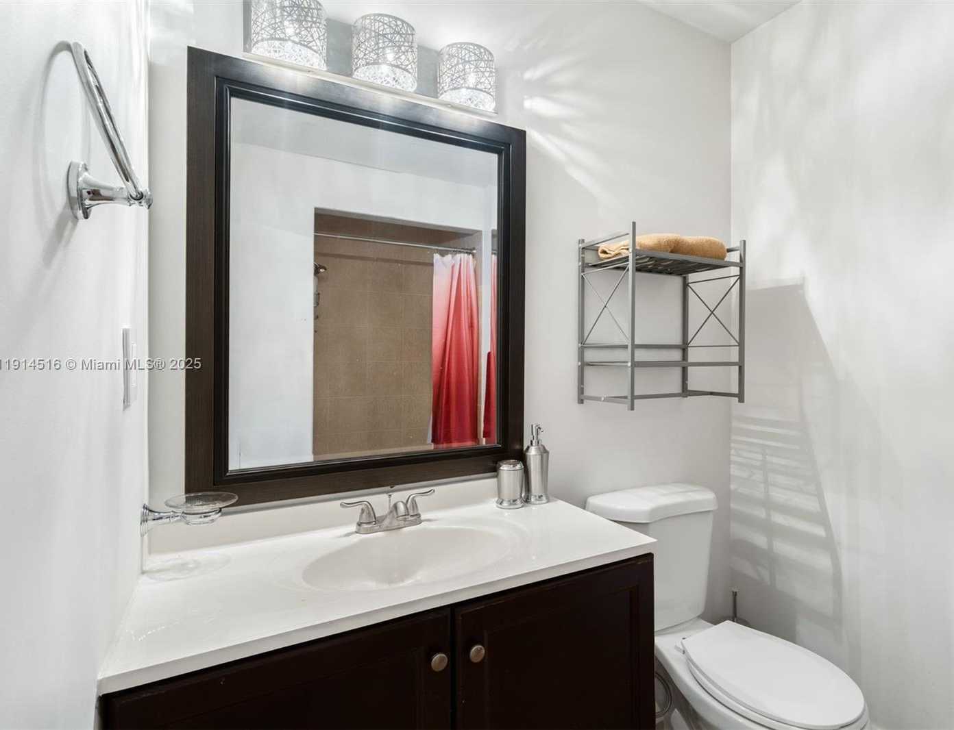 Small Image of 5025 COLLINS AVE #PH-1, Miami Beach Number 55