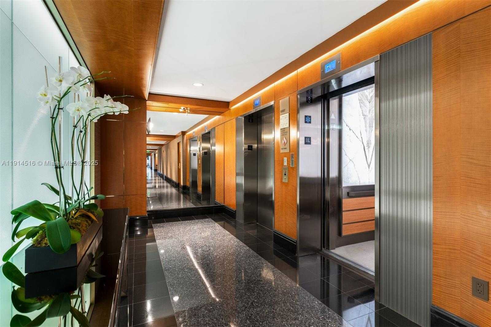 Small Image of 5025 COLLINS AVE #PH-1, Miami Beach Number 57