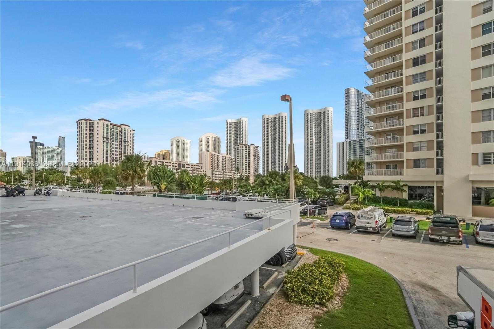 Small Image of 500 BAYVIEW DR #125, Sunny Isles Beach Number 28